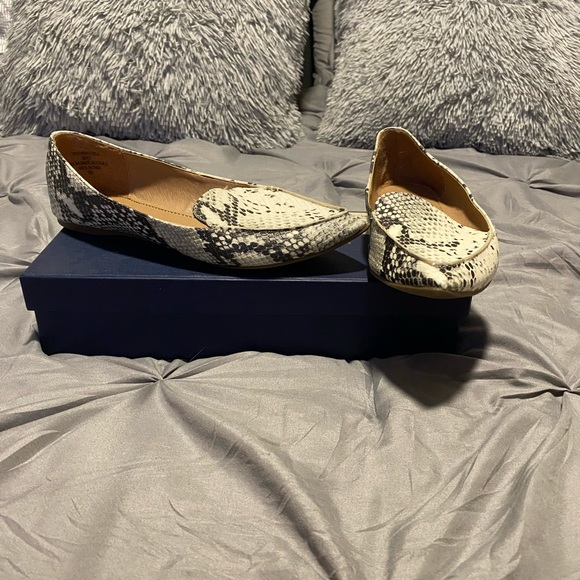 Madden Girl Pointed Flats - Picture 2 of 3